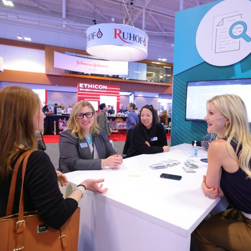 people-sitting-in-AORN-booth people sitting in AORN booth